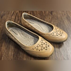 Array Tan Jordan Comfort Cutout Flats Size 5